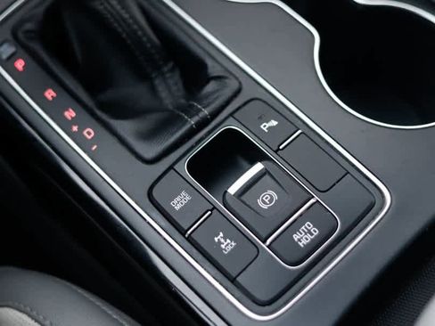 Used 2019 Kia Sorento SX image 35