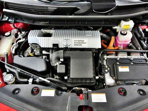 Used 2017 Toyota Prius V Three image 14