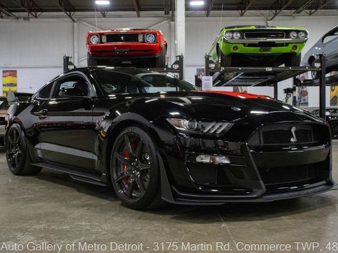 Used 2020 Ford Mustang Shelby GT500 w/ Carbon Fiber Track Pack RWD image 10