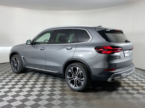New 2026 BMW X5 sDrive40i image 3