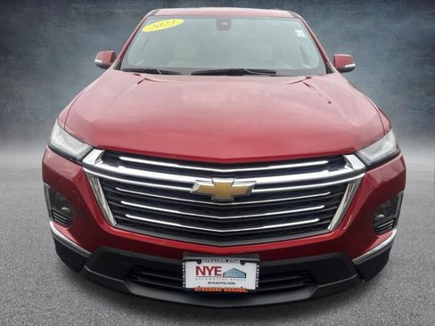 Used 2023 Chevrolet Traverse LT AWD/4WD image 2