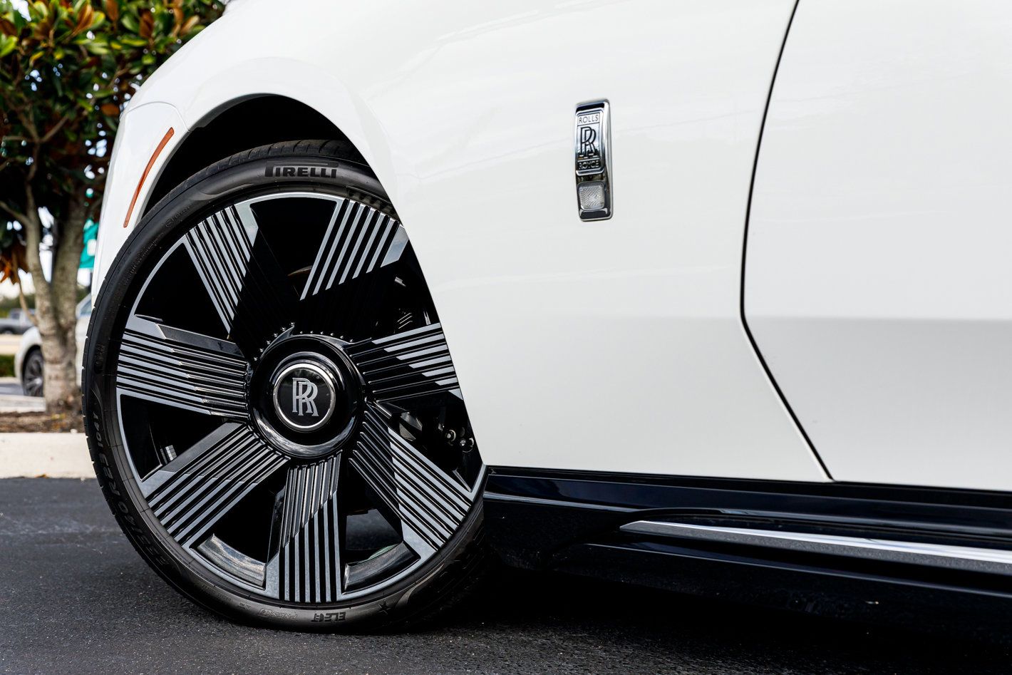 Used 2024 Rolls-Royce Spectre w/ Spectre Launch Package AWD/4WD image 15