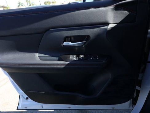 New 2025 Nissan Kicks SR image 23