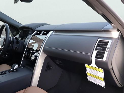 New 2026 Land Rover Discovery Dynamic SE AWD/4WD image 10
