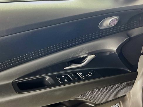 Certified 2023 Hyundai Elantra SEL w/ Preferred Accessory Package image 17