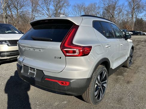 New 2025 Volvo XC40 B5 Plus w/ Climate Package image 8