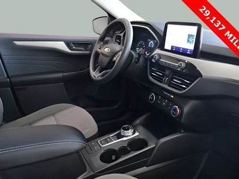 Used 2022 Ford Escape SE image 19