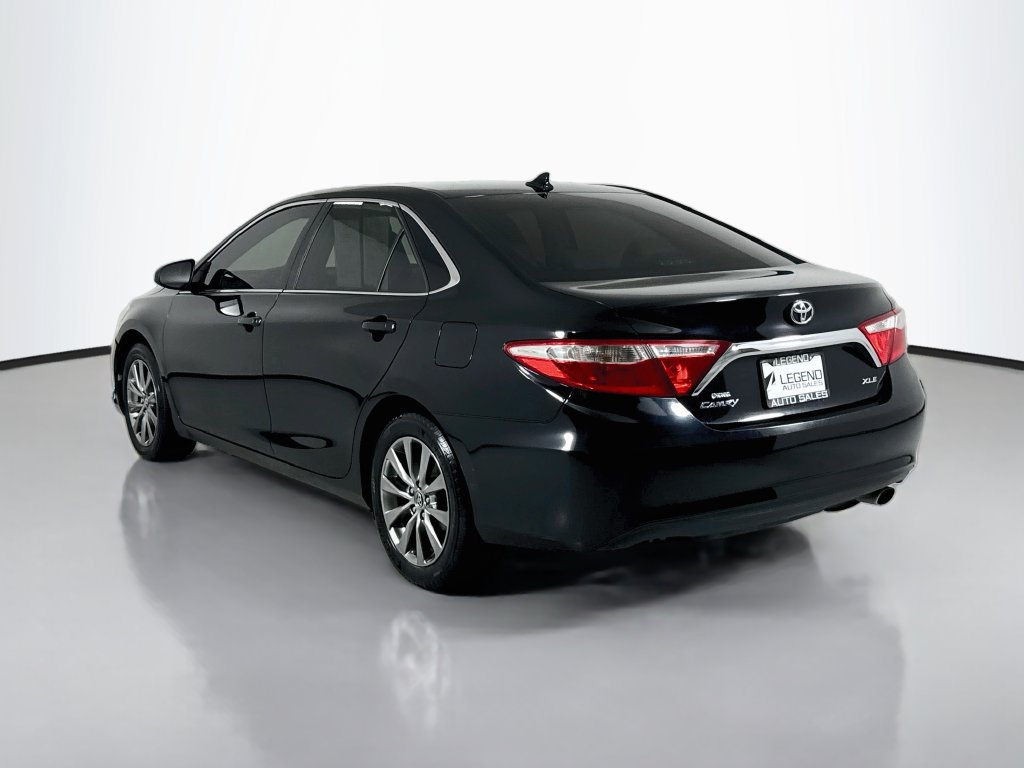 Used 2015 Toyota Camry XLE w/ Moonroof Package FWD image 8