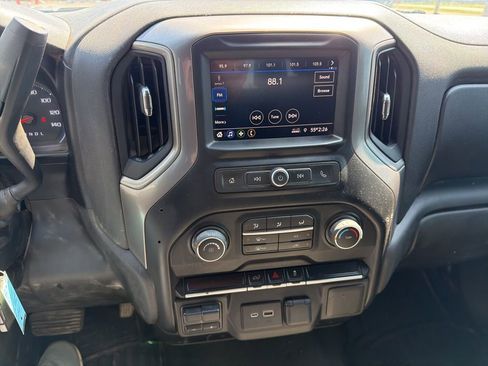 Used 2022 Chevrolet Silverado 2500 Custom w/ Custom Convenience Package AWD/4WD image 11