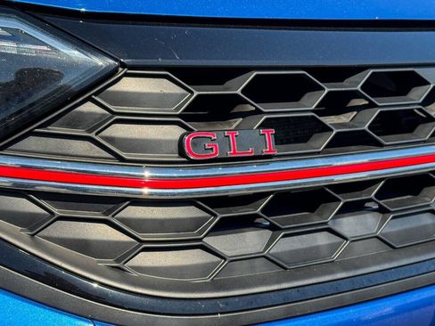 Used 2023 Volkswagen Jetta GLI Autobahn FWD image 9