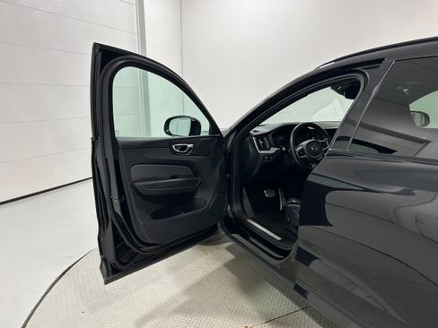 Used 2020 Volvo XC60 T6 R-Design w/ Protection Package Premier AWD/4WD image 23