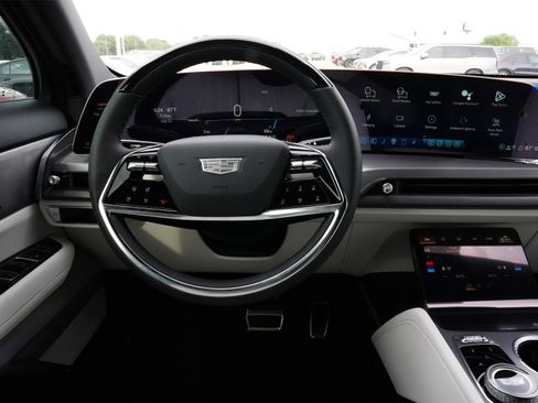 New 2026 Cadillac Vistiq Sport w/ LPO, Floor Liner Package image 9