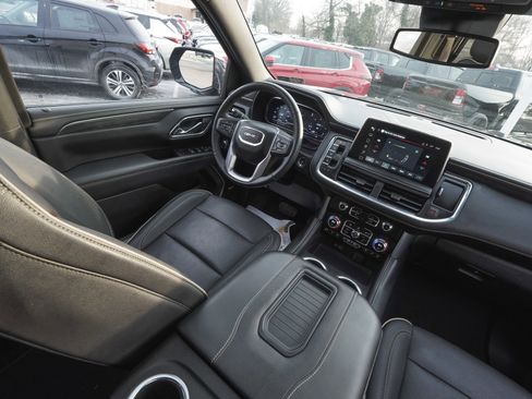Used 2023 GMC Yukon SLT w/ SLT Premium Package image 45