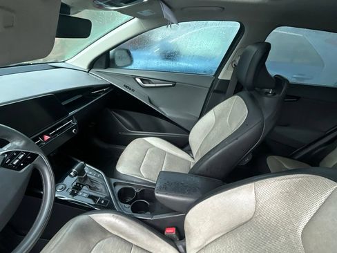 Used 2023 Kia Niro FWD image 1