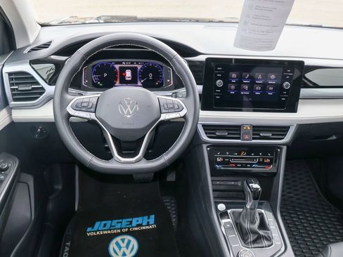 Certified 2025 Volkswagen Taos SEL image 17