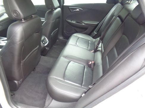 Used 2016 Chevrolet Malibu LT w/ Leather Package FWD image 12