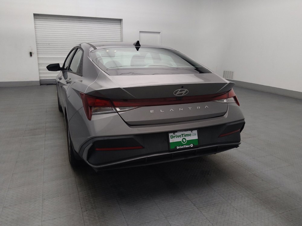 Used 2024 Hyundai Elantra SEL FWD image 6