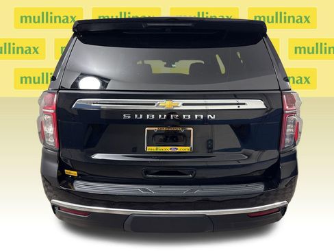Used 2023 Chevrolet Suburban LS image 9