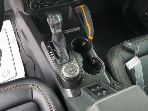 Used 2023 Ford Bronco Badlands image 21