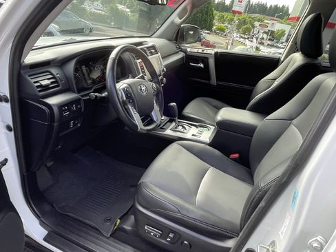 Certified 2024 Toyota 4Runner SR5 Premium w/ Moonroof Package AWD/4WD image 10