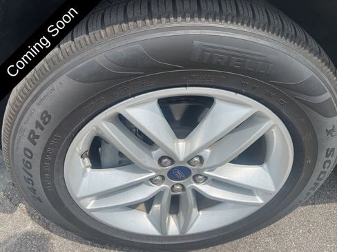 Used 2017 Ford Edge SEL w/ Equipment Group 201A FWD image 16