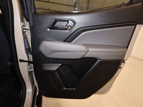 Used 2024 Chevrolet Colorado ZR2 w/ ZR2 Convenience Package III image 15