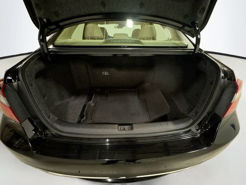 Used 2017 Honda Accord Base image 29