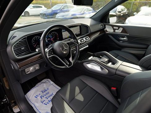 Used 2025 Mercedes-Benz GLS 450 4MATIC image 19