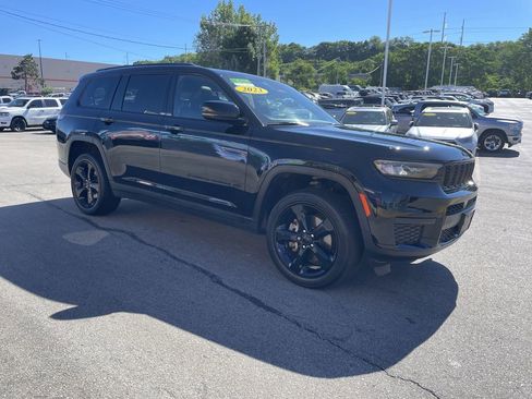 Used 2023 Jeep Grand Cherokee L Laredo AWD/4WD image 6