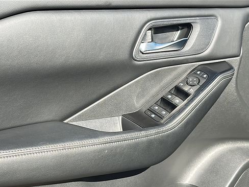 Certified 2025 Nissan Rogue SV image 16