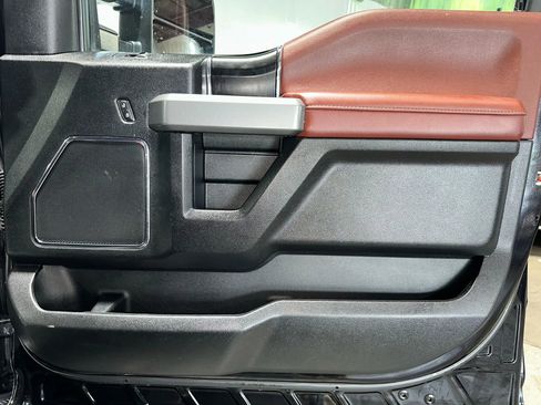 Used 2019 Ford F350 Platinum w/ Platinum Ultimate Package image 34