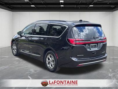 Used 2023 Chrysler Pacifica Limited
