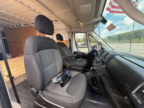 Used 2018 RAM ProMaster 2500 w/ Interior Convenience Group FWD image 6