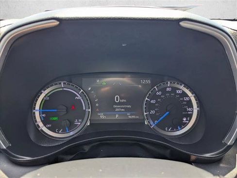 Used 2023 Toyota Highlander XLE FWD image 11