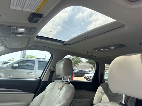 Used 2022 Kia Telluride S AWD/4WD image 8