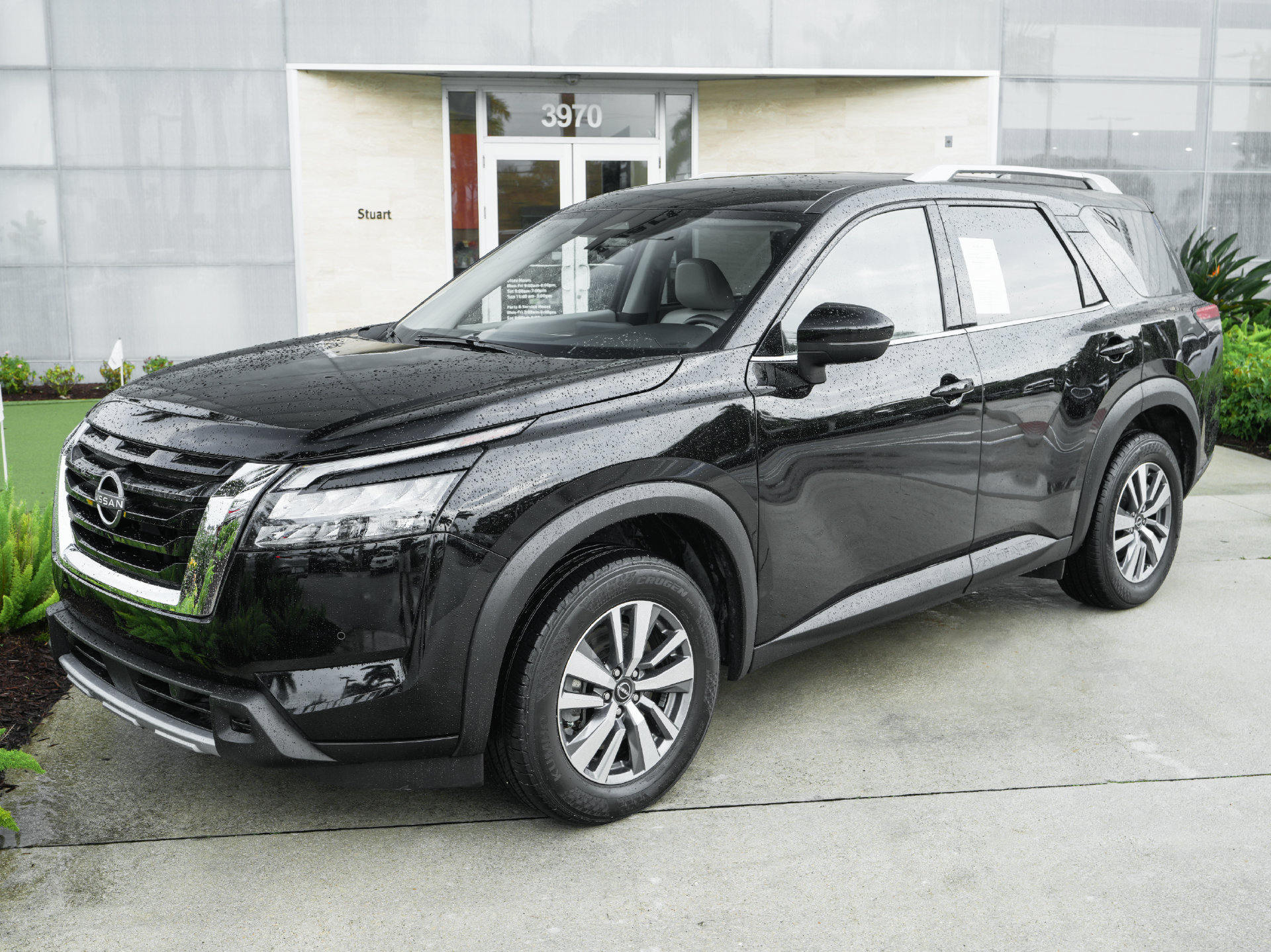 Used 2025 Nissan Pathfinder SL FWD image 30
