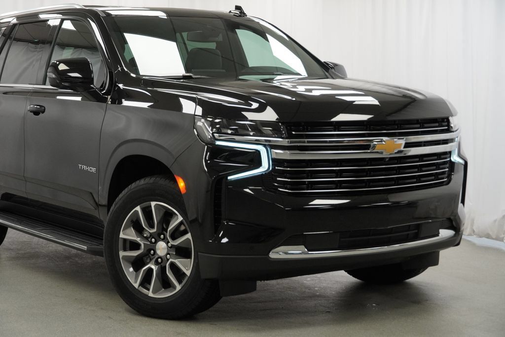 Used 2022 Chevrolet Tahoe LT w/ Luxury Package AWD/4WD image 9