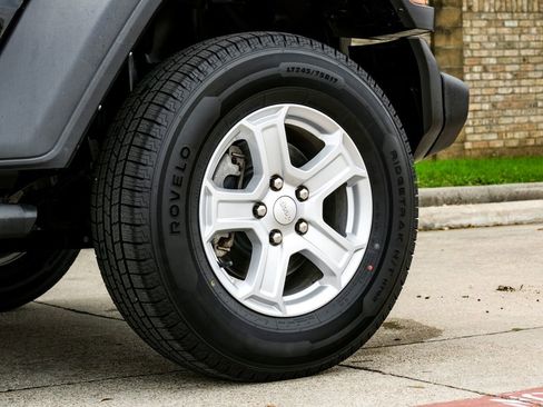 Used 2022 Jeep Wrangler Unlimited Sport w/ Sun And Sound Package image 64