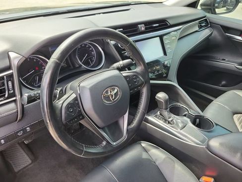 Used 2019 Toyota Camry SE FWD image 19