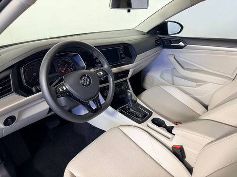 Used 2020 Volkswagen Jetta SE w/ SE Cold Weather Package image 29