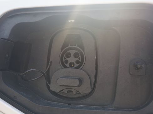 Used 2025 Chevrolet Equinox EV LT w/ Convenience Package image 39