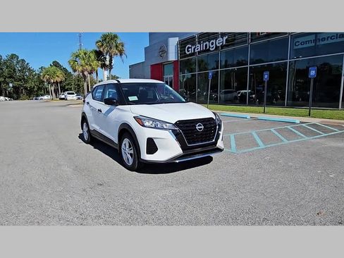 New 2025 Nissan Kicks Play S image 19