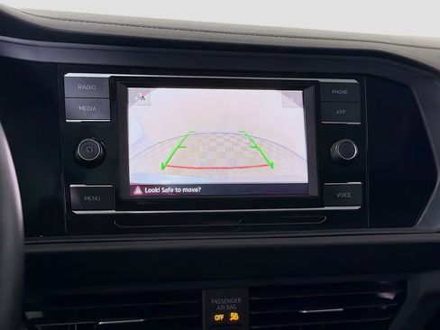 Used 2022 Volkswagen Jetta SE w/ Panoramic Sunroof Package image 17