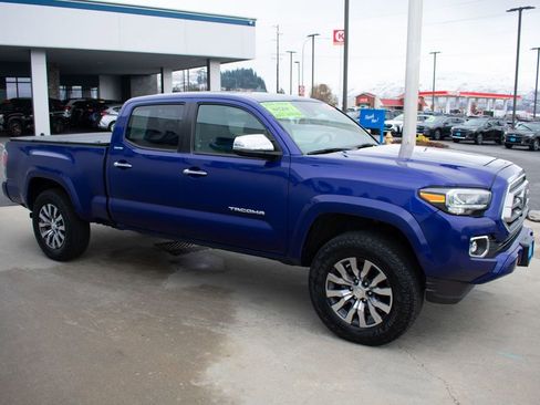 Used 2023 Toyota Tacoma Limited image 11