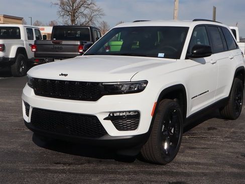 New 2025 Jeep Grand Cherokee Limited w/ Black Appearance Package image 19