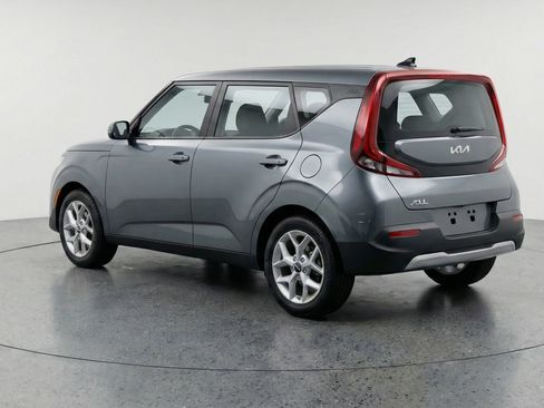 Used 2025 Kia Soul LX w/ LX Technology Package FWD image 6