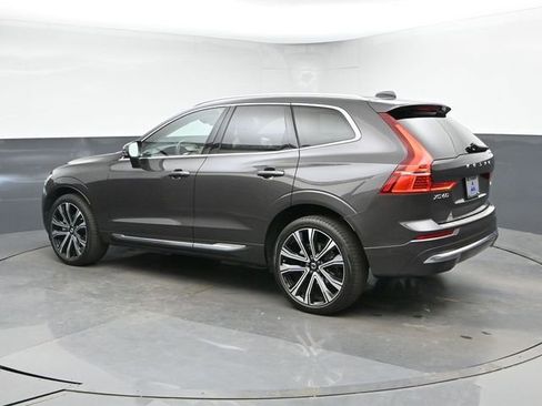 Used 2023 Volvo XC60 B5 Ultimate w/ Climate Package FWD image 7