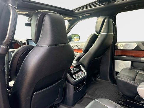 Used 2021 Lincoln Navigator Reserve w/ Luxury Package AWD/4WD image 13