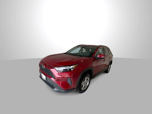 Used 2025 Toyota RAV4 XLE AWD/4WD image 4