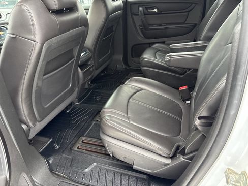 Used 2017 Chevrolet Traverse LT image 7